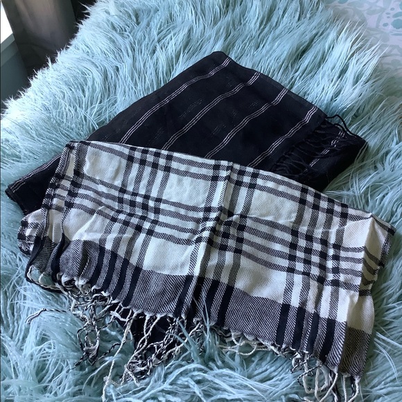 2 Scarves - Picture 2 of 2